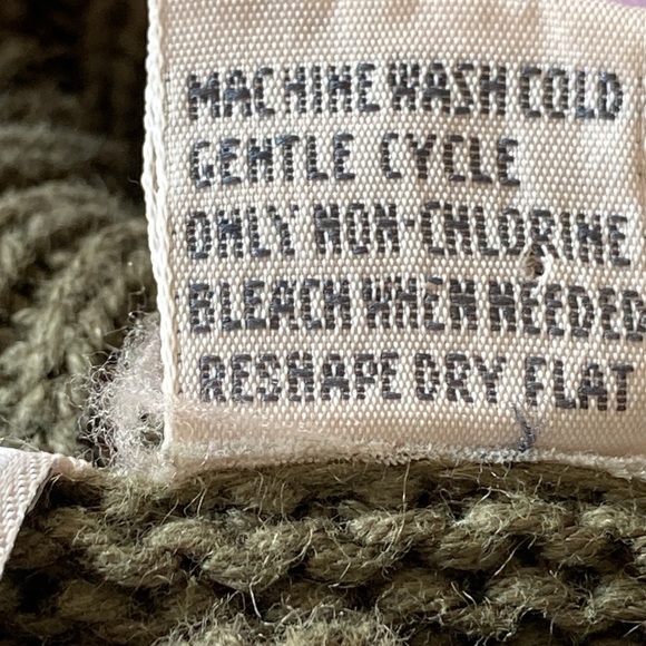 UEC Tarazzia International olive Sweater Size M - Picture 10 of 11